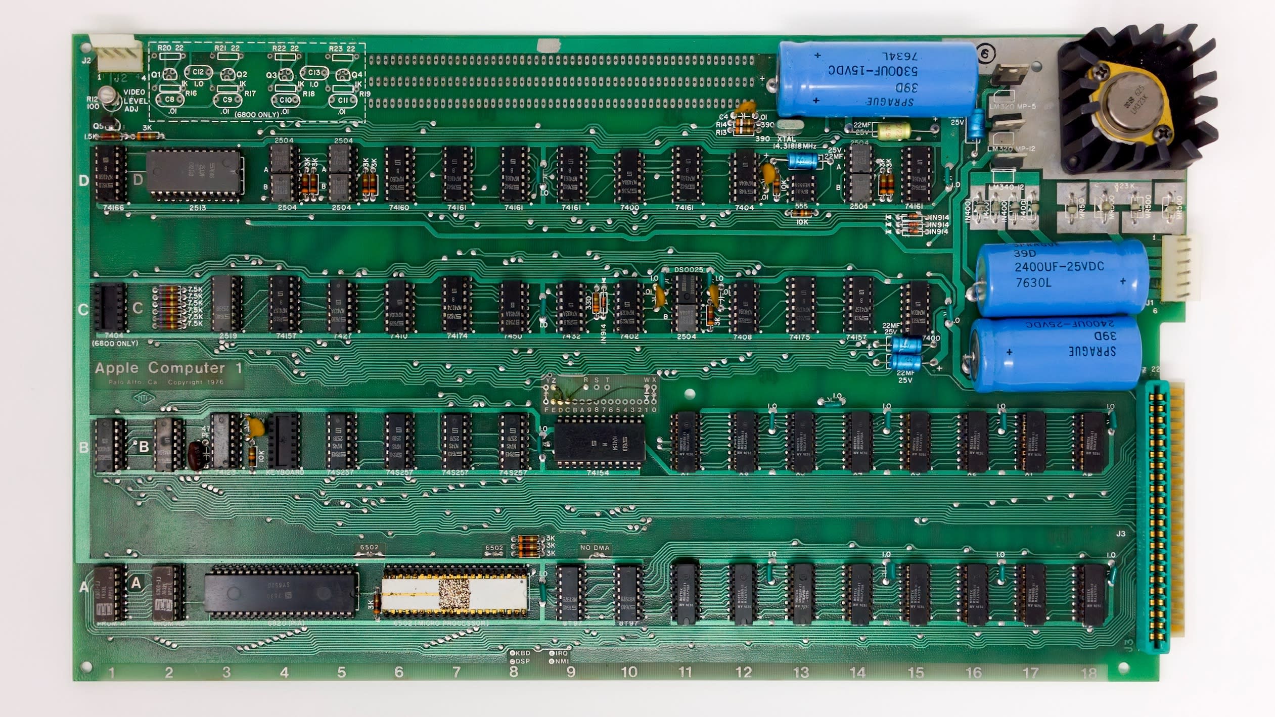 A Collector Is Trying To Bring A Rare, “Previously Unknown” Apple-1 Back To Life