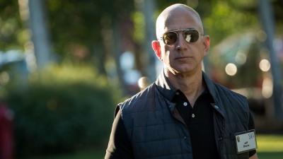 Jeff Bezos Eats Iguana, Vows To Make Space Travel Cheaper With ‘Amazon Lottery Winnings’