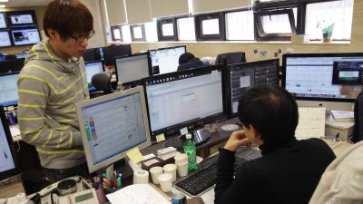 South Korea Establishes Official Time To Log Off That Sadly Just Applies To Government Workers