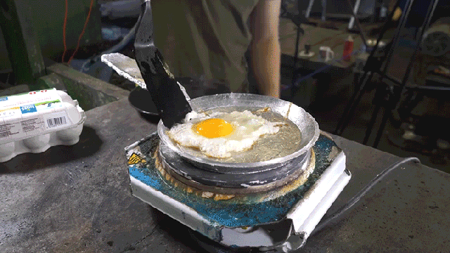 You Can Smoosh Aluminium Into A Working Frying Pan Using A Powerful Hydraulic Press