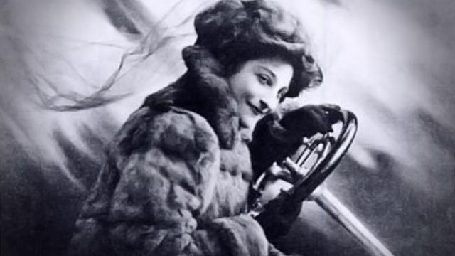 The Woman Who Taught Queens To Drive Set The Fastest Women’s Speed Record