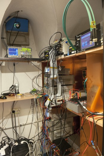 How Engineers Tested The Super-Sensitive Seismometer That Will Detect Quakes On Mars
