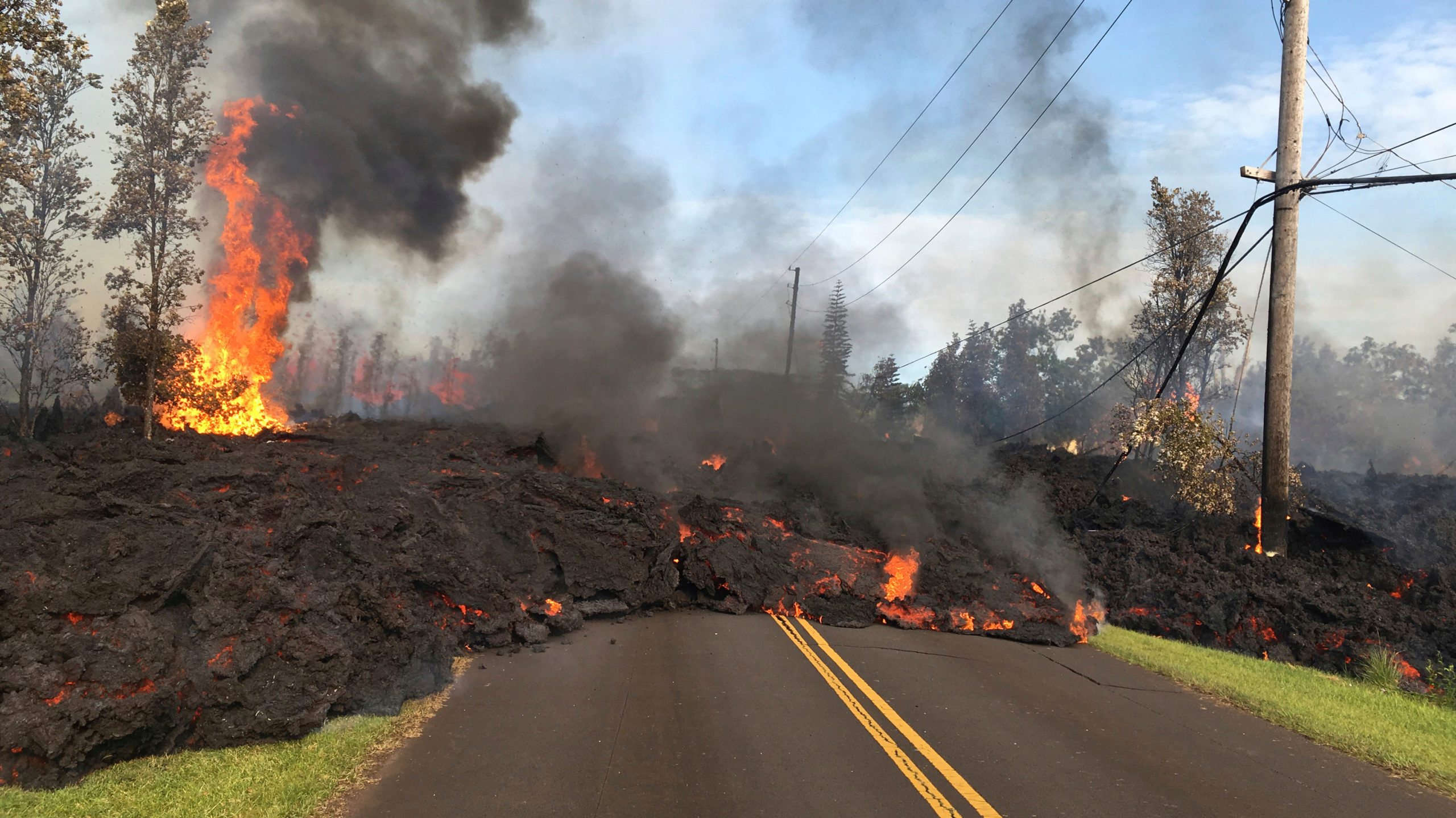 At Least 10 Volcanic Fissures Have Now Opened Up Near Hawaii’s Mt. Kilauea, Destroying 21 Homes [Updated]