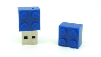 Deals: Get Nostalgic With This Toy Block USB Drive