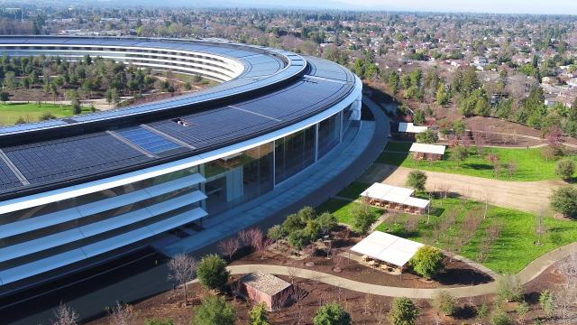 Here’s Some Dash Cam Footage Of Apple Park’s Extremely Efficient Car Park