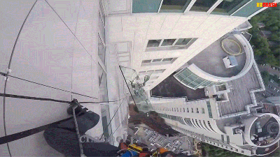 Skyscraper Window Replacement Goes Horribly, Horribly Wrong