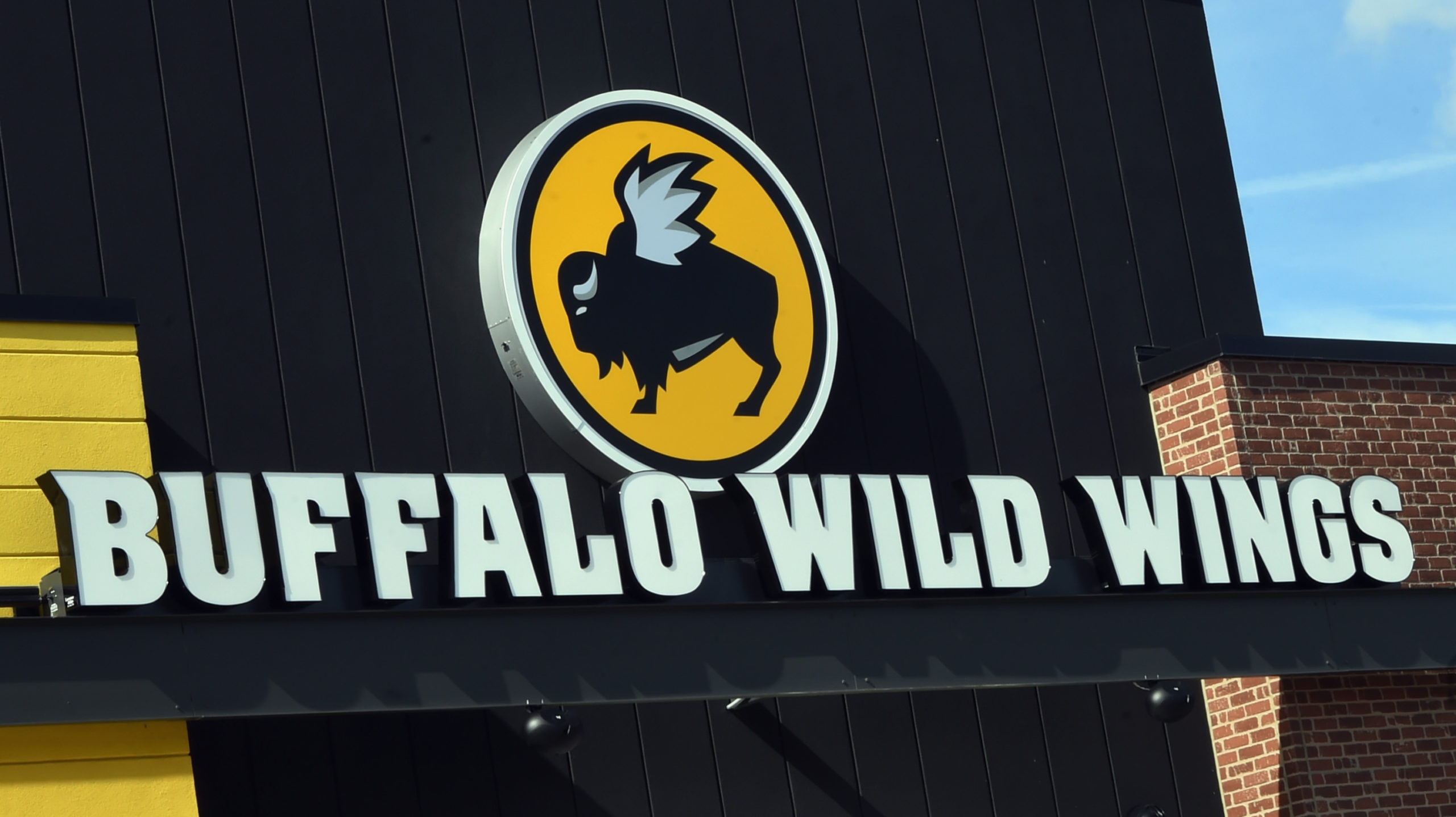 A Hacker Hijacked The Buffalo Wild Wings Twitter Account And Revealed ...