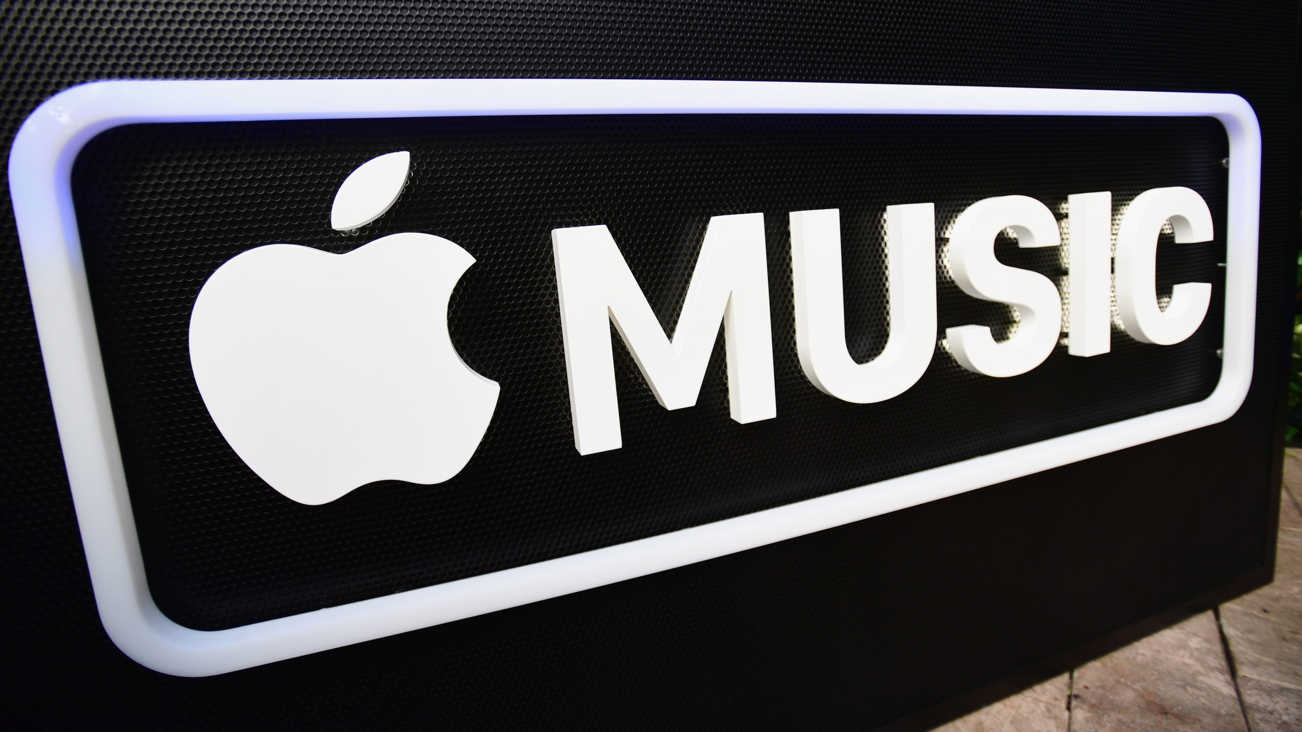 Музыка apple телефон. Эппл Мьюзик. Apple Music логотип. Картинка Apple Music. Apple музыка.