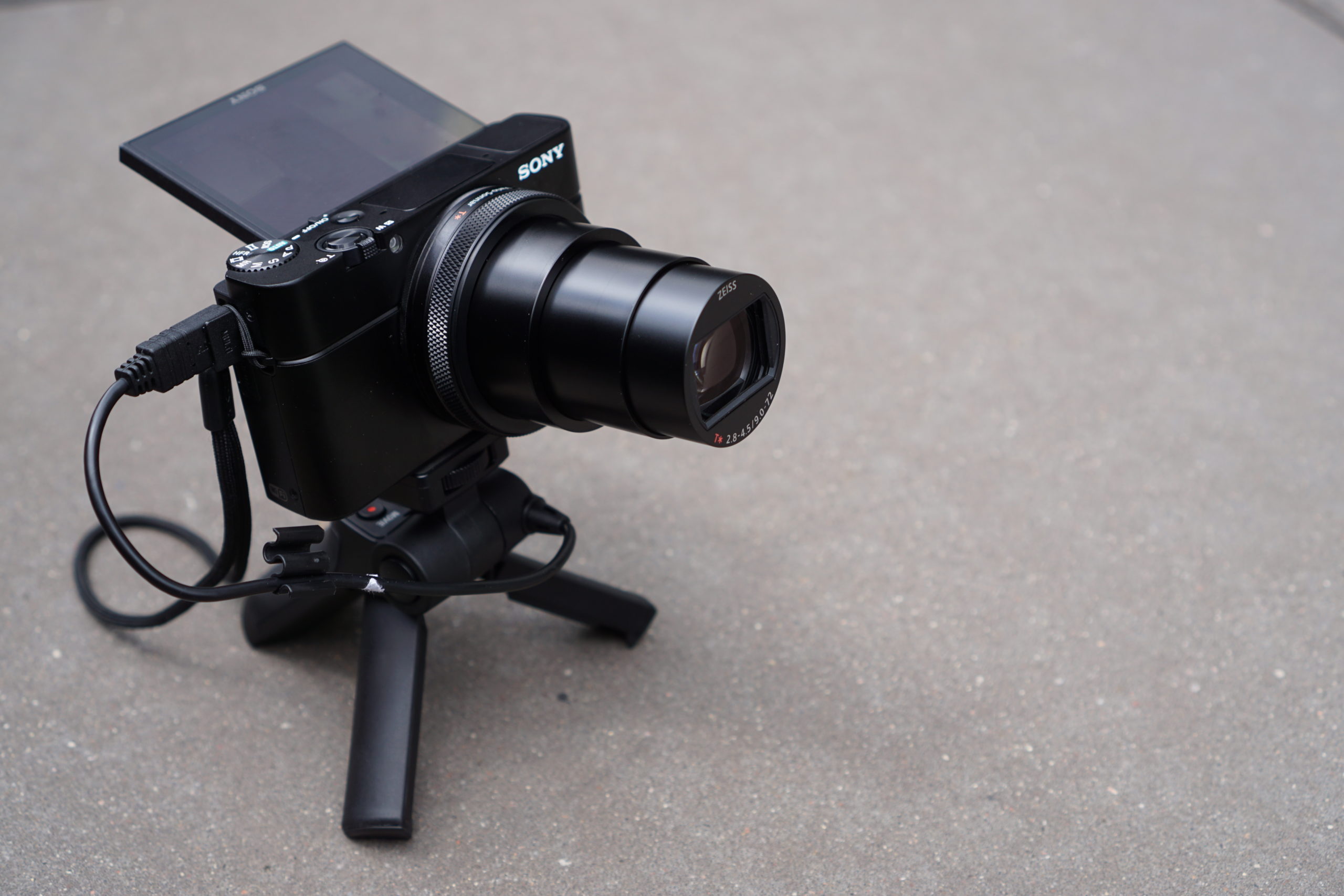 Two Hours With Sony’s New RX100 VI Made Me Miss My Point And Shoot