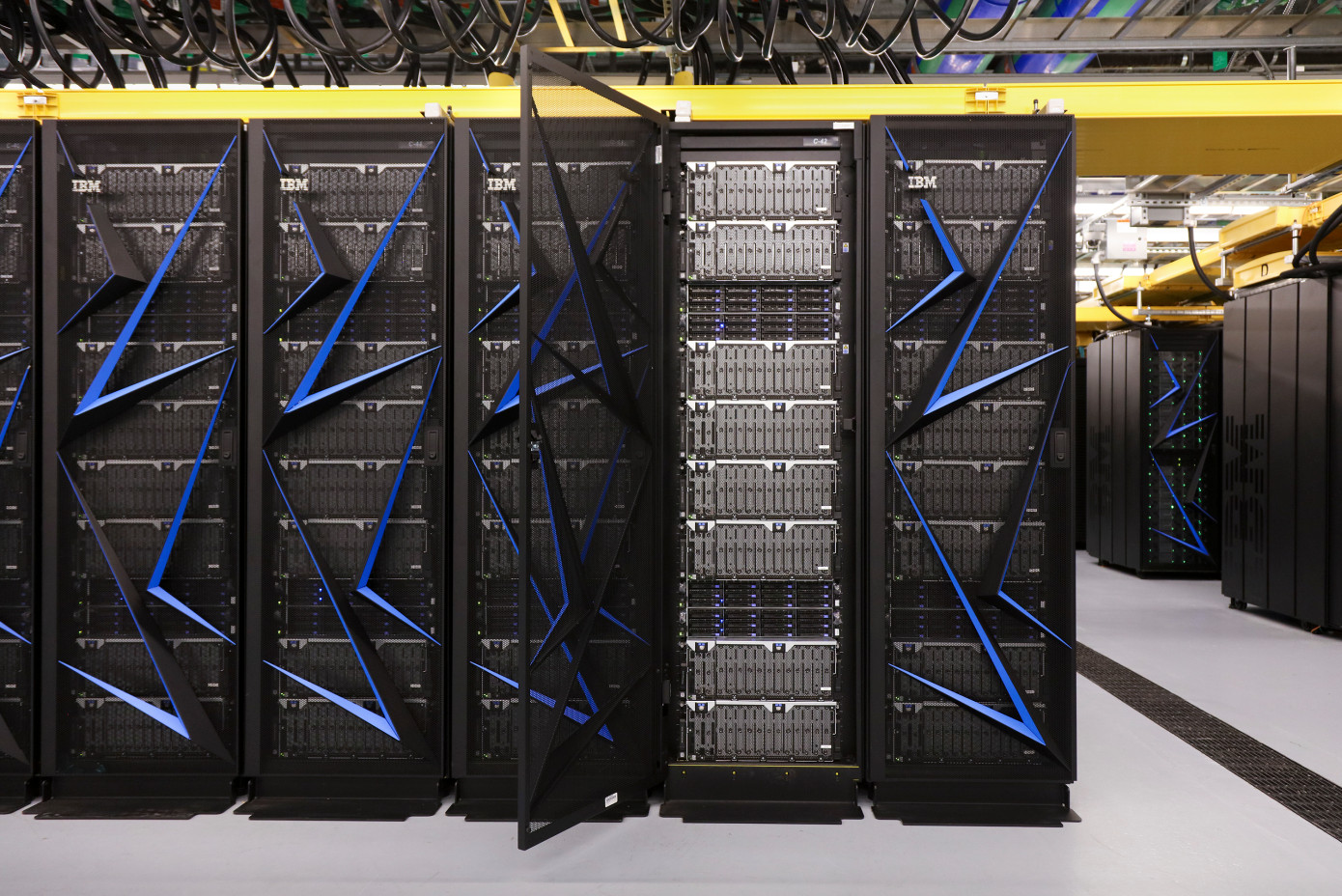 The World’s Most Powerful Supercomputer Is An Absolute Beast