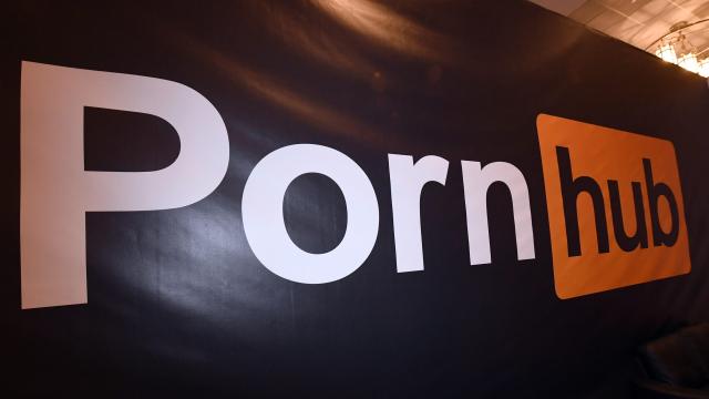 New Jersey Man Sues Pornhub For Ad Using His Money-Flashing Selfie