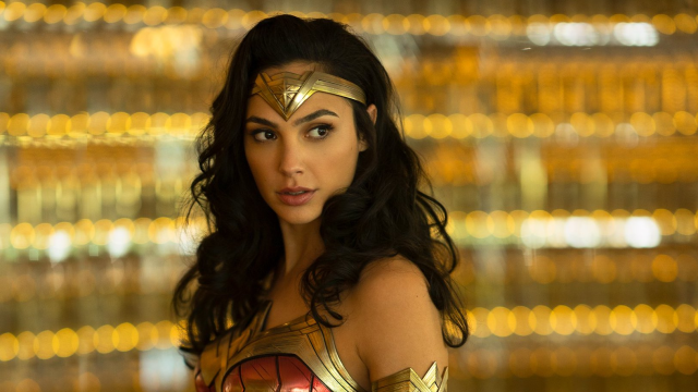 Here’s Your First Look At Wonder Woman In Her 1984 Outfit