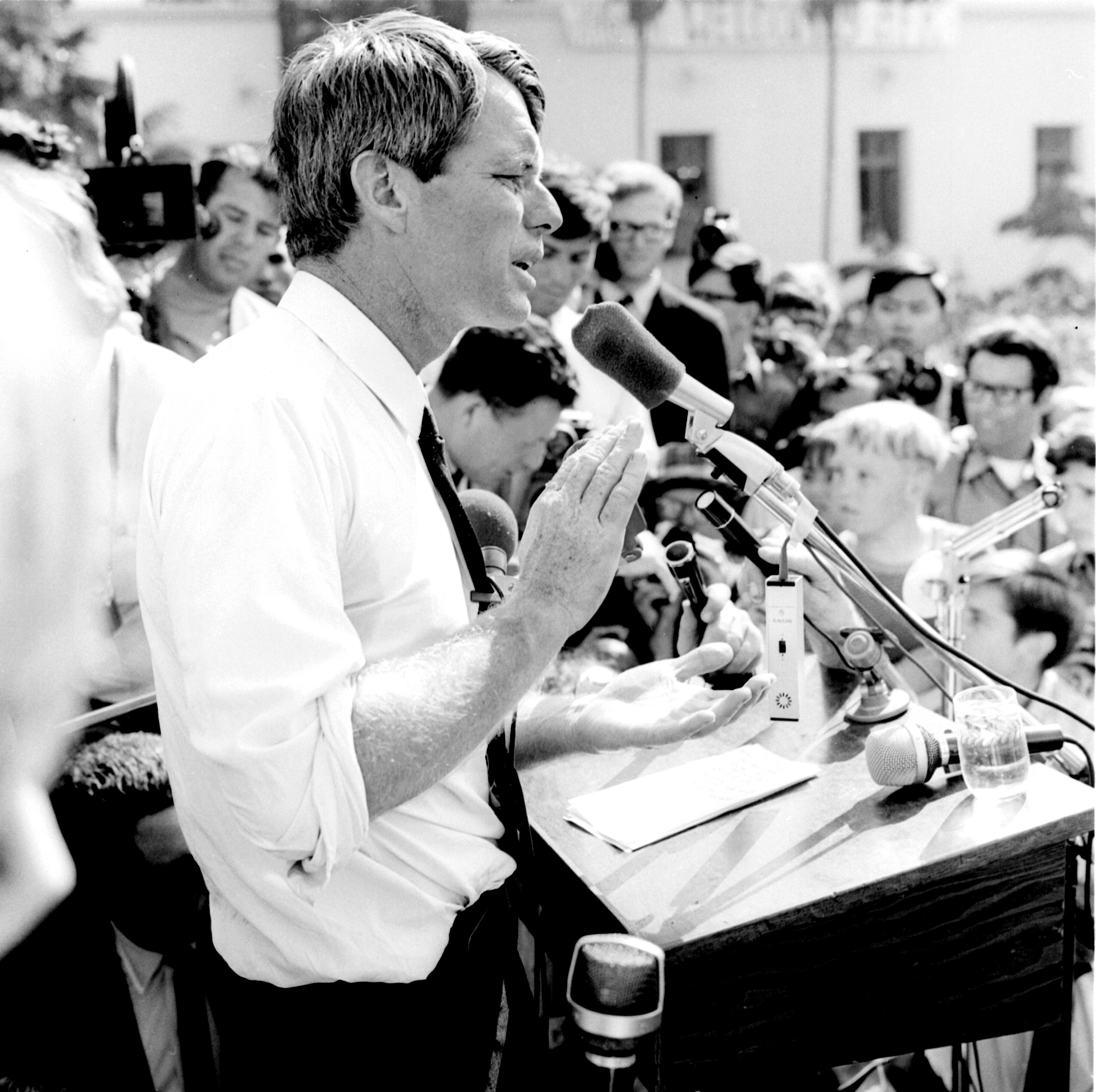 New Medical Analysis Shows What Really Happened On The Night Robert F. Kennedy Was Assassinated