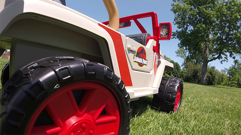 I’m Too Big For This Miniature Jurassic Park Jeep, But That’s Not Keeping It Out Of My Garage