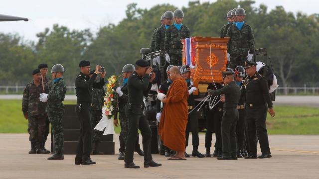 Former Navy Diver Dies In Thai Cave While Working To Rescue Trapped Boys