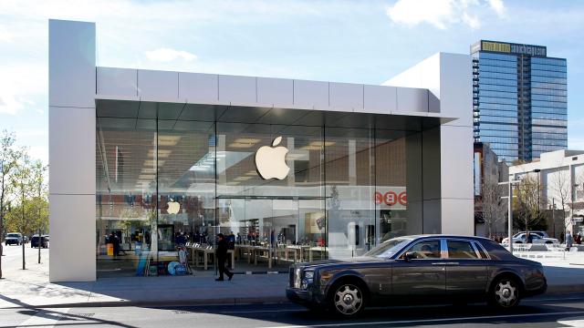 Former Apple Engineer Reportedly Charged With Stealing Autonomous Car Secrets