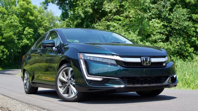 The 2018 Honda Clarity Plug-In Is An Electrified Car That Doesn’t Demand Compromises