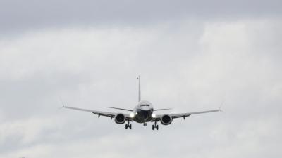 Vaping Pilot Trying To Hide E-Cig Cloud Accidentally Sends Passenger Flight Plummeting