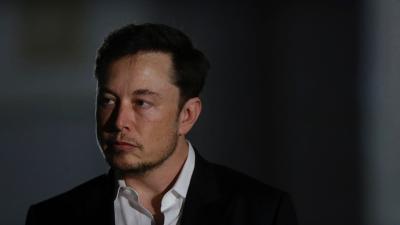 Elon Musk Gives Half-Arsed Apology To Cave Diver He Called A Pedophile
