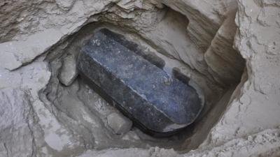 Big Mysterious Sarcophagus Opened, Sucks