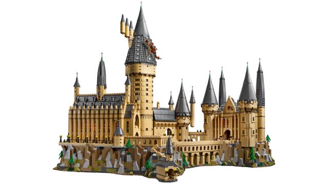 I Hope I Get An Acceptance Letter To LEGO’s New 6020-Piece Hogwarts Castle Set