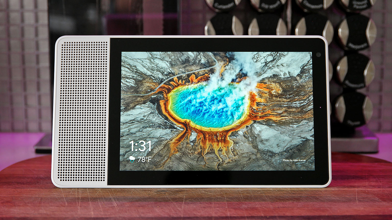 Google And Lenovo’s Smart Display Trounces Amazon’s In Every Way