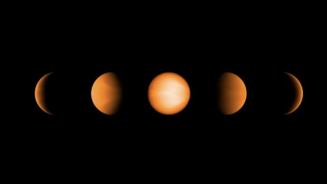 This Exoplanet Is So Hot, It Apparently Tears Apart Water Molecules