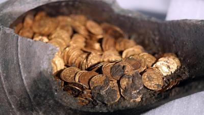 Ancient Jar Of Roman Gold Coins Discovered Under Italian Theatre