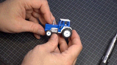 Restoring A Die-Cast Tractor Toy With 3D-Printed Parts Looks Like A Great Way To Zone Out