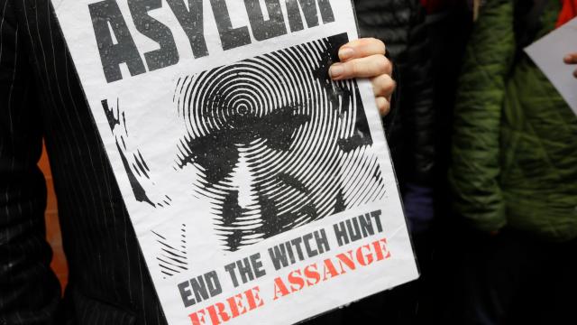 WikiLeaks Helped Hackers Rifle Through Stolen Company Emails, Leaked FBI Docs Show