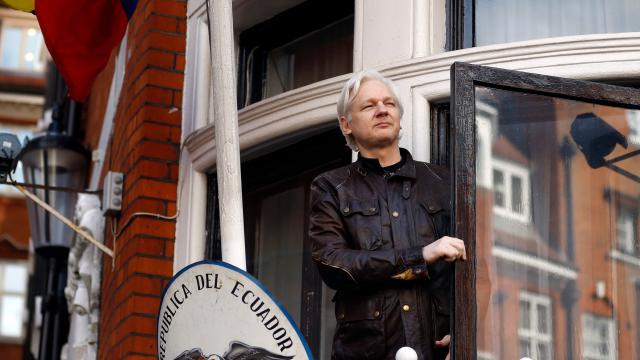 Trump Now Pretending He’s Barely Heard Of Julian Assange