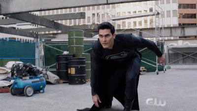 Superman’s Iconic Black Suit Is The Star Of The Newest Elseworlds Trailer