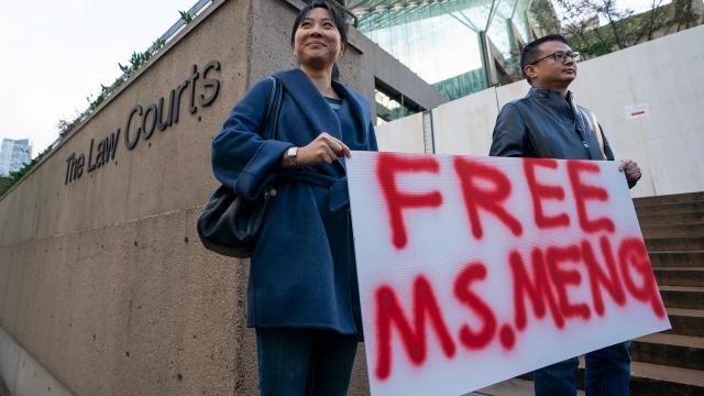 Chinese Businesses Offer Discounts To Huawei Phone Owners In Solidarity With Exec Detained In Canada
