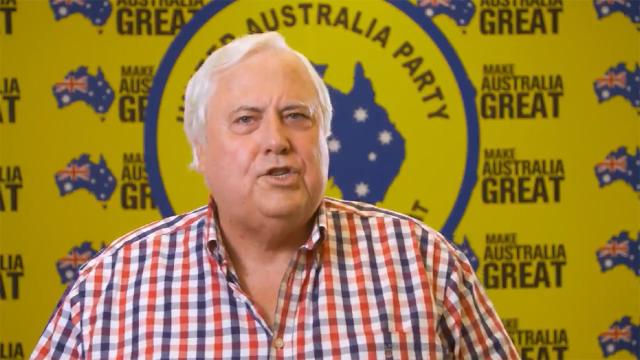 Clive Palmer Refuses To Stop Texting People