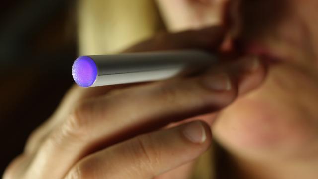 E-Cigarettes Really Can Help You Quit Smoking, Large New Study Finds