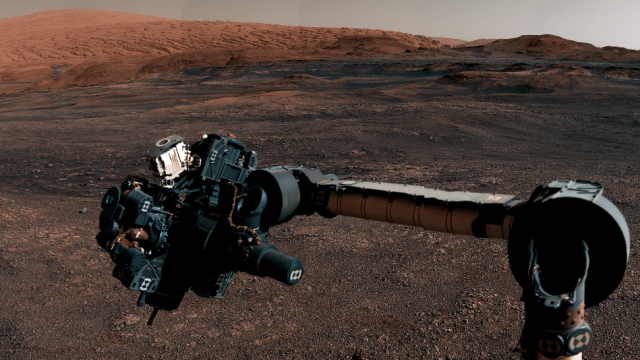 Curiosity Rover Says Goodbye To Its Home Of A Year With Superb Panoramic