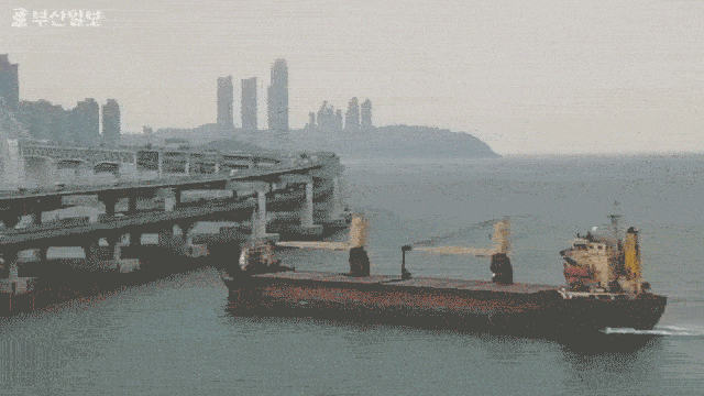 Massive Russian Cargo Ship With A Drunk Captain Plows Right Into Korean Bridge