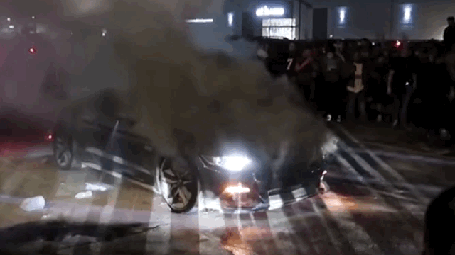 Ford Mustang GT Bursts Into Flames At Car Meet