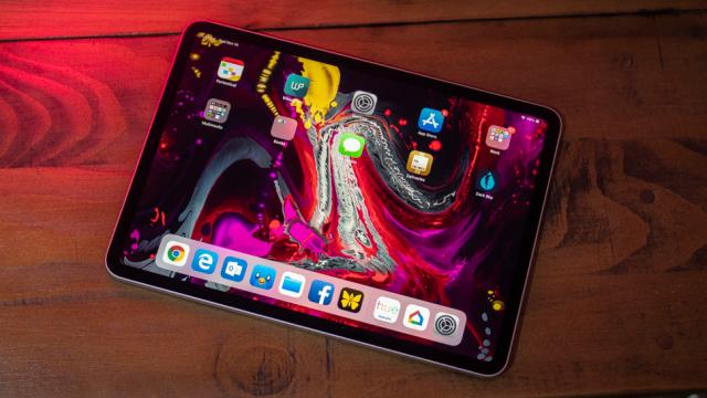 Apple Comes Under Fire For Issues With Apple Watch And Recent iPad Pros