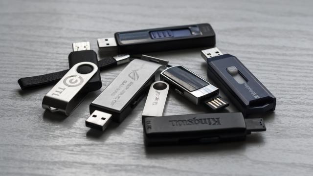 Windows Is Giving Up On Getting You To ‘Safely Remove’ USB Drives