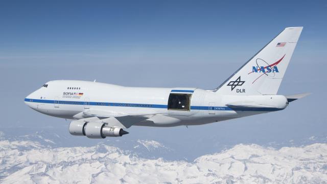 A Modified 747 Helped Spot Evidence Of The Universe’s First Atomic Bond