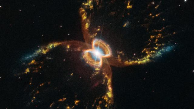 Hubble Telescope Turns 29, Shares Incredible Photo Of Southern Crab Nebula To Celebrate