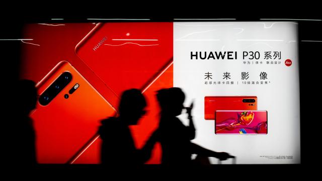 Report: Trump Expected To Sign Order That Could Bar US Firms From Buying Huawei Telecom Gear