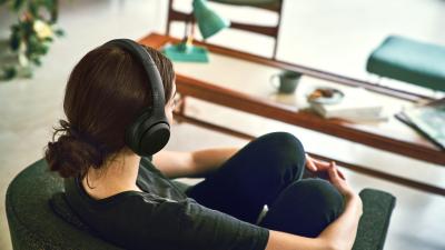 Whoa, Sony Made Cheaper Noise-Cancelling Headphones