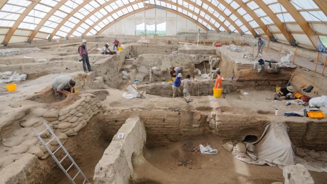 One Of The World’s Most Ancient Cities Experienced Surprisingly Modern Problems