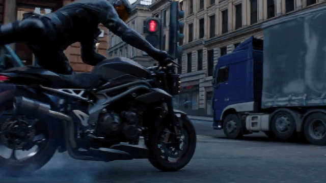The Action-Packed Final Hobbs & Shaw Trailer Avoids The Swears But Not The Stunts