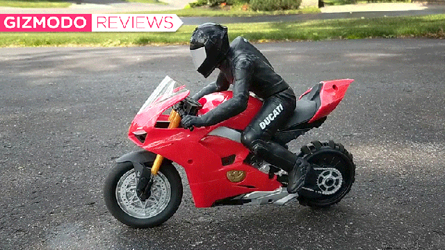 This RC Ducati Motorcycle Is Packing Some Surprisingly Clever Tech