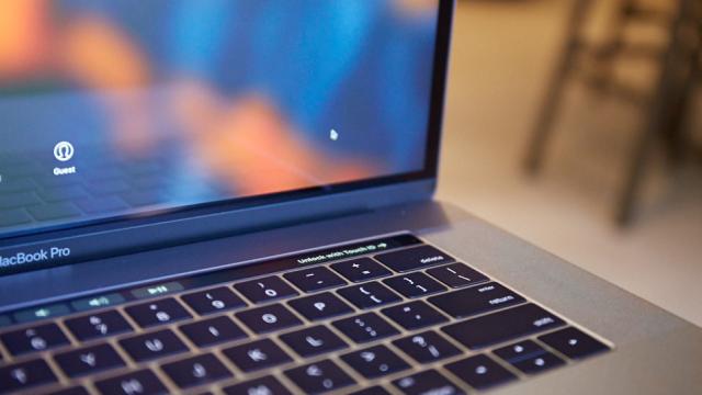 American Air Authority Bans Some Recalled MacBook Pro Models From Flying, Citing Fire Risk