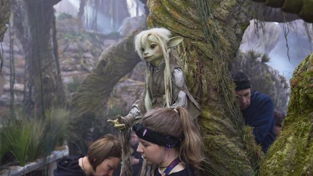 A New Dark Crystal Featurette And Images Highlight The Tremendous Talent Behind Thra