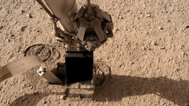 Here’s How NASA Might Rescue InSight’s Extremely Stuck Heat Probe